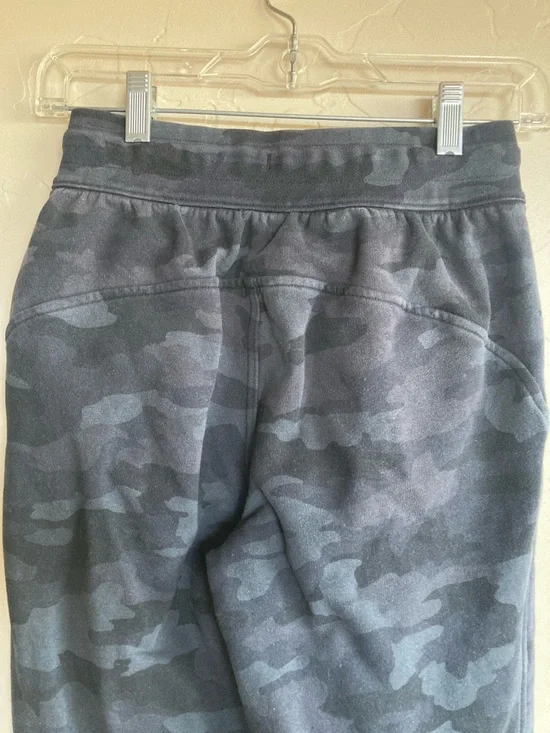Lululemon Scuba High-Rise Jogger
7/8 Length Heritage 365 Camo Deep Coal Multi - Picture 9 of 13